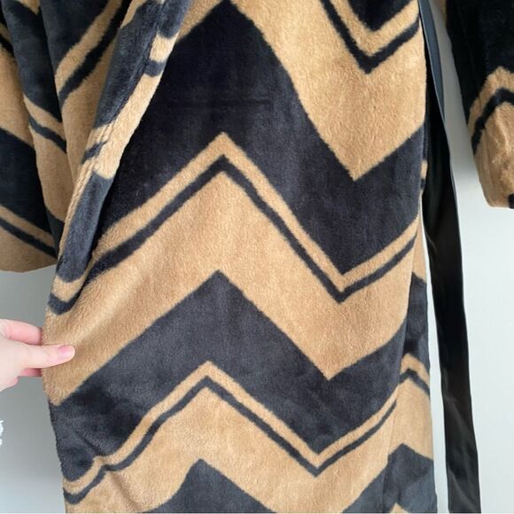 Banana Republic Faux Fur Chevron Long Coat XS NWT - Picture 5 of 10